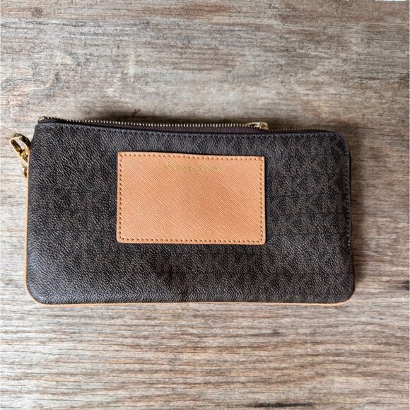 Michael Kors Brown Leather Wristlet Wallet With Gold Zipper And Card Slots - Picture 1 of 6